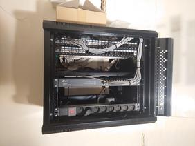 Szafka RACK instalacji internetowej dla domu (3)